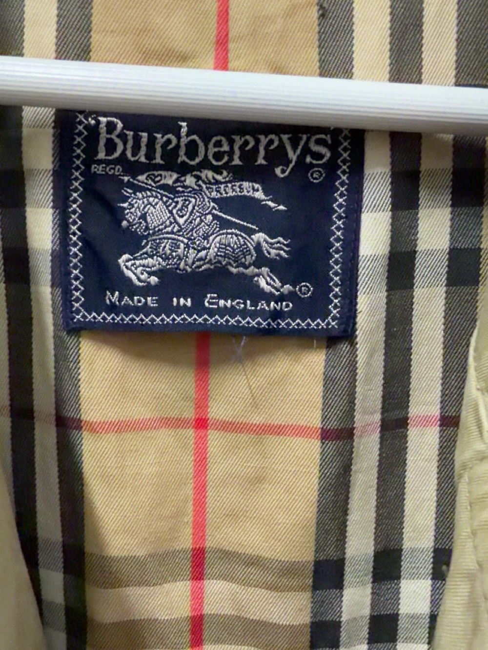 Vintage Burberry Classic Trench Coat in Khaki M/L - Picture 2 of 9
